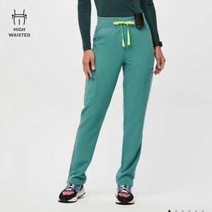 Figs women's Cactus Yola™ High Waisted - Skinny Scrub Pants, size Medium.